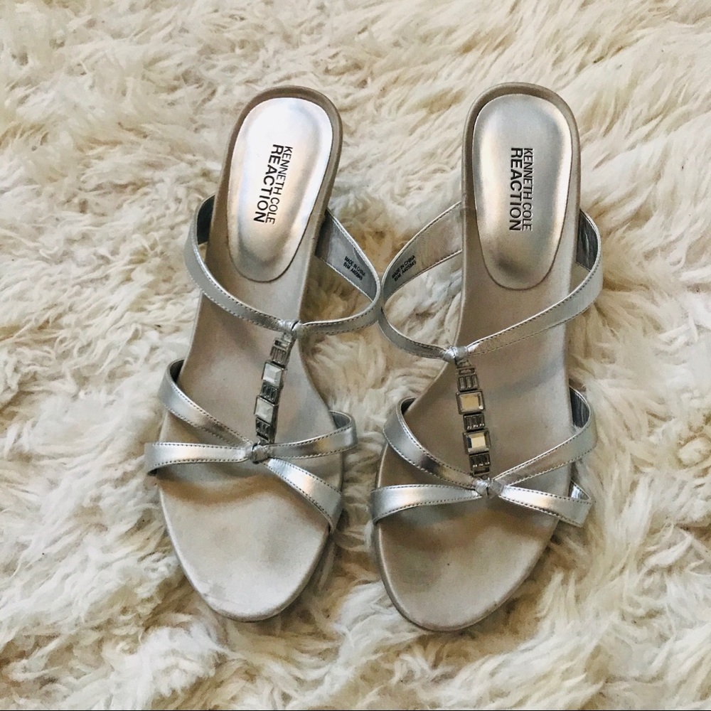 Kenneth Cole Reaction silver heels - Picture 9 of 9
